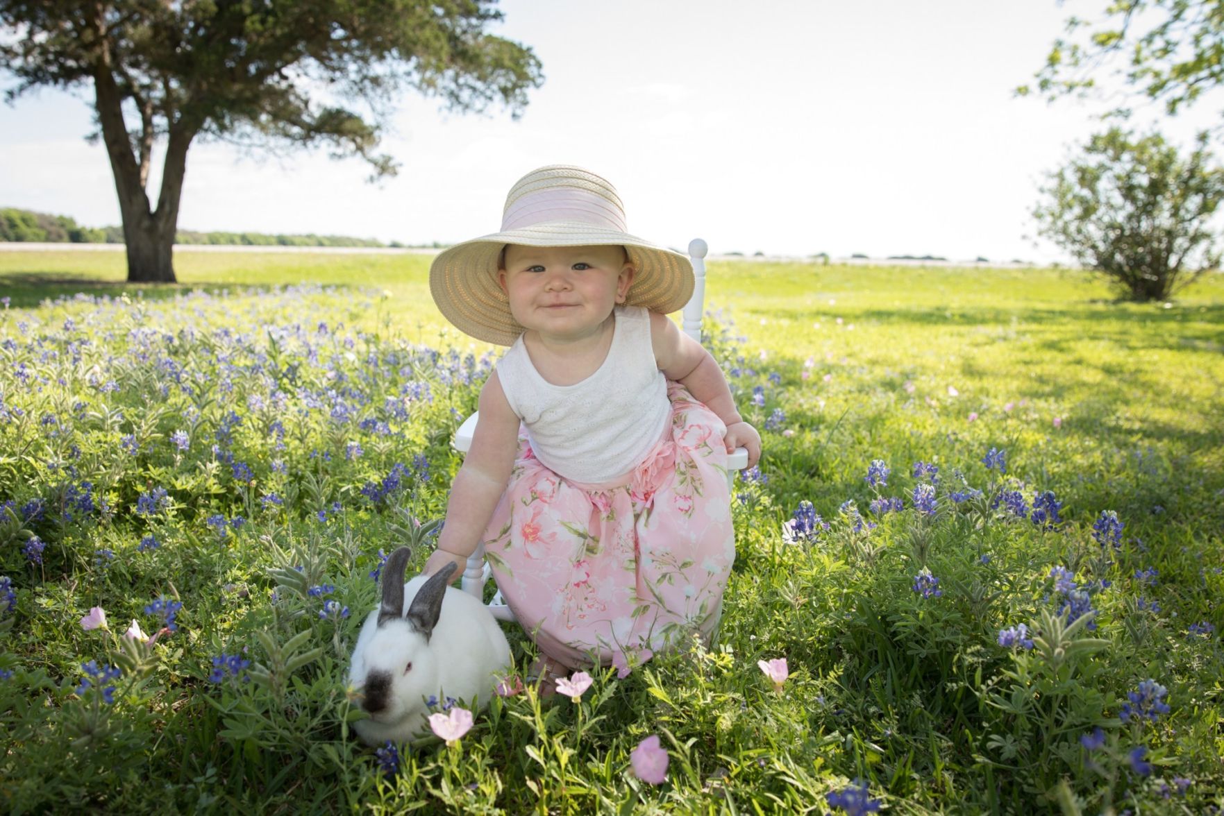 Easter 2019 : Bluebonnets and a bunny too!!!